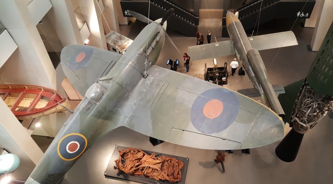 Caça inglês Spitfire - Museu Imperial da Guerra